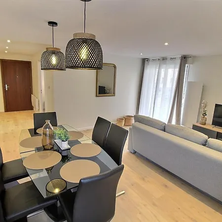 Renove Pres Du Centre De Avec Balcon, 2 Et Wi-fi Inclus - Fr-1-722-7 Apartamento *