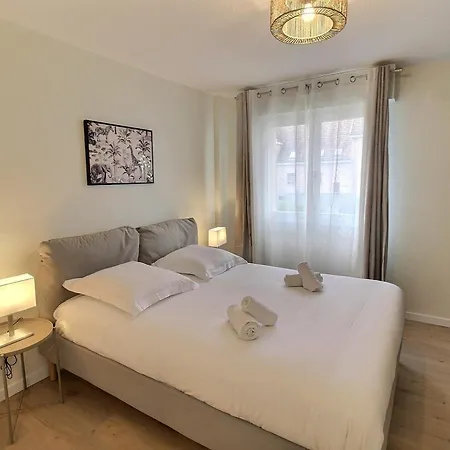 Renove Pres Du Centre De Avec Balcon, 2 Et Wi-fi Inclus - Fr-1-722-7 Apartment