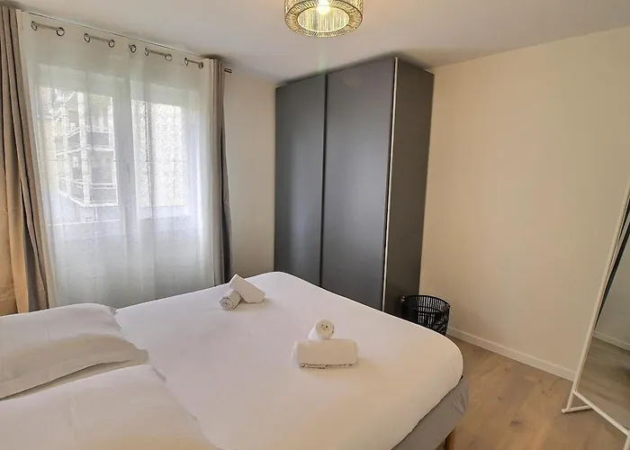 Apartment Renove Pres Du Centre De Avec Balcon, 2 Et Wi-fi Inclus - Fr-1-722-7